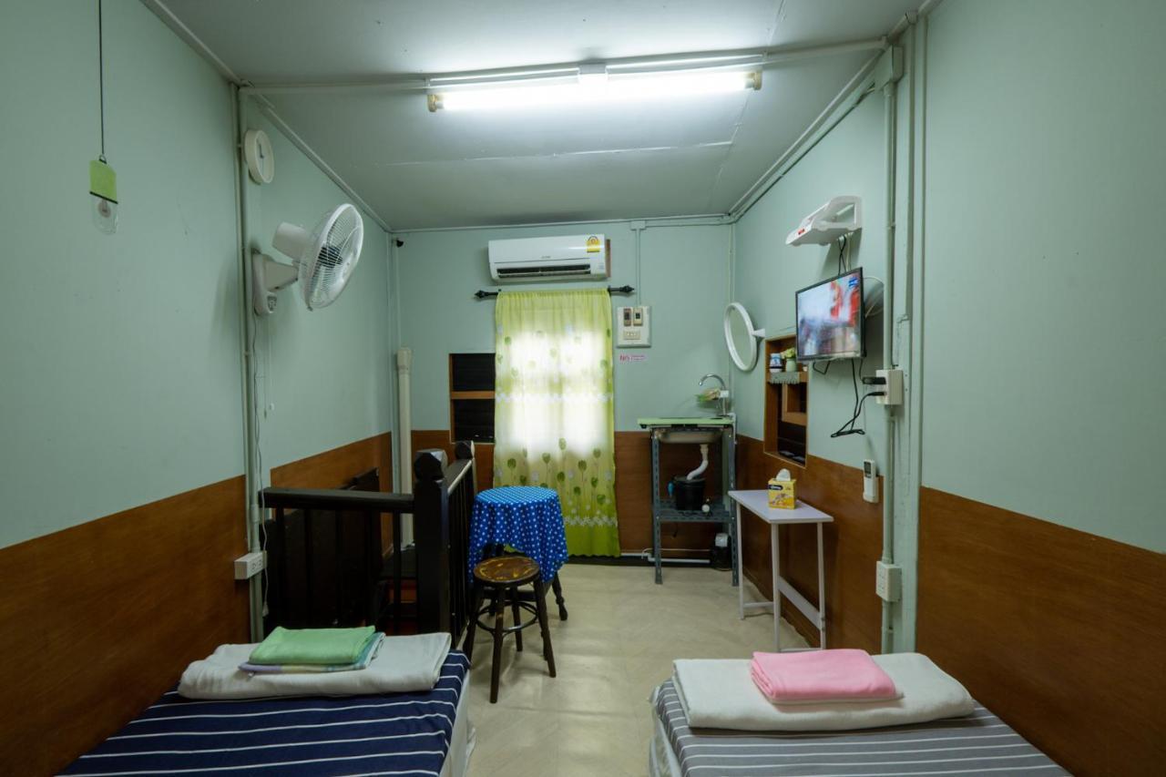 Хостел Sip N' Camp Бангкок Экстерьер фото